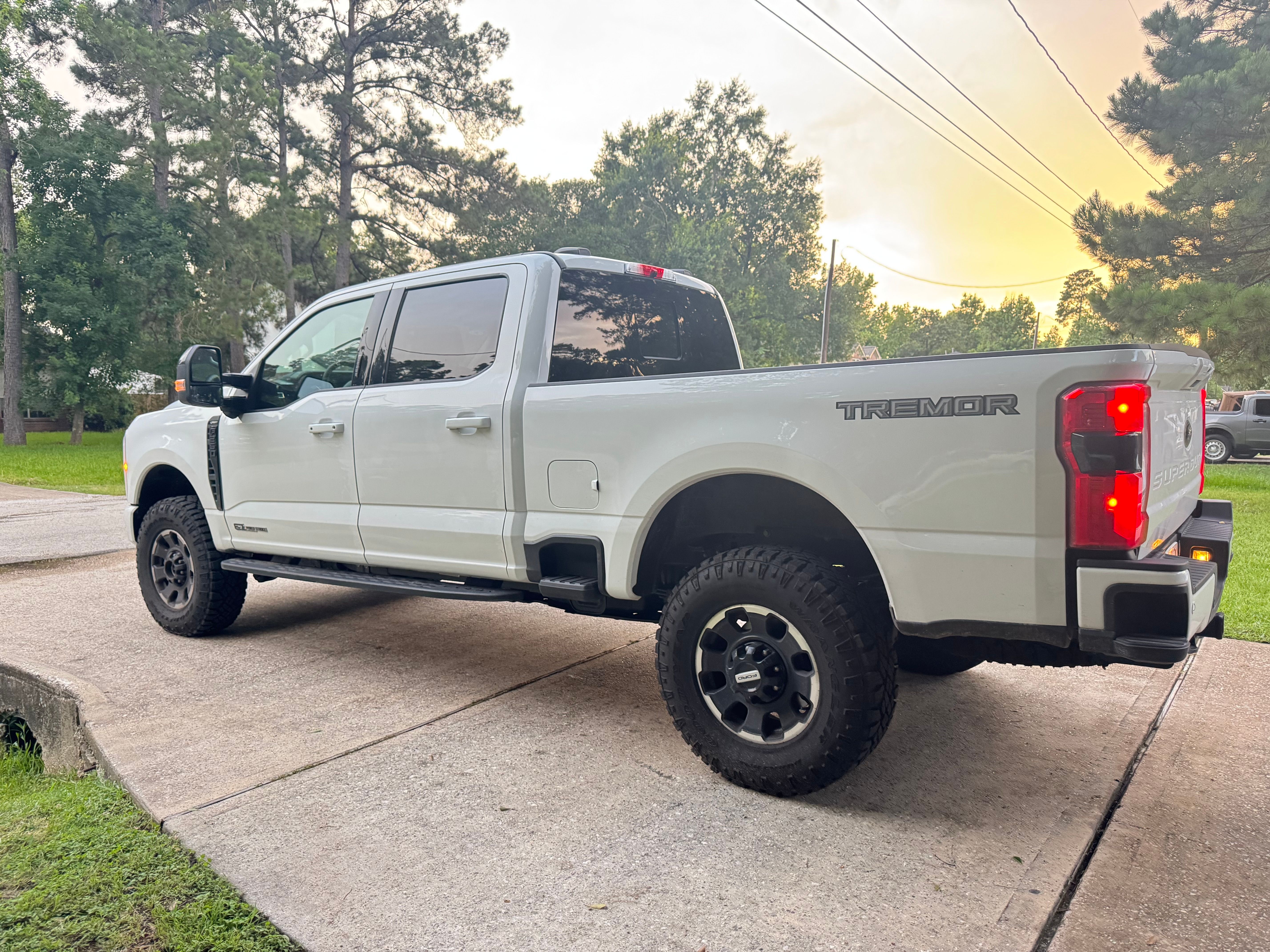 Used 2026 Ford F250 Lariat AWD/4WD image 1