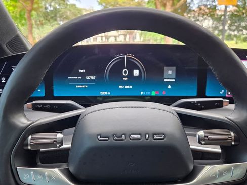Used 2025 Lucid Air Touring AWD/4WD image 2