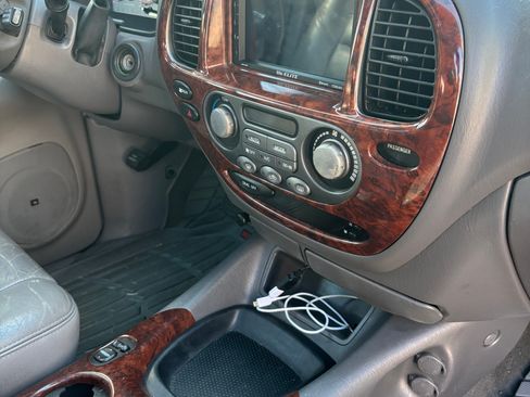 Used 2002 Toyota Sequoia Limited image 9