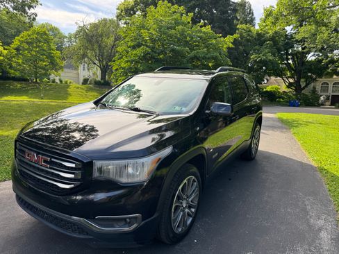 Used 2017 GMC Acadia SLT AWD/4WD image 2