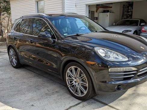 Used 2014 Porsche Cayenne S image 10