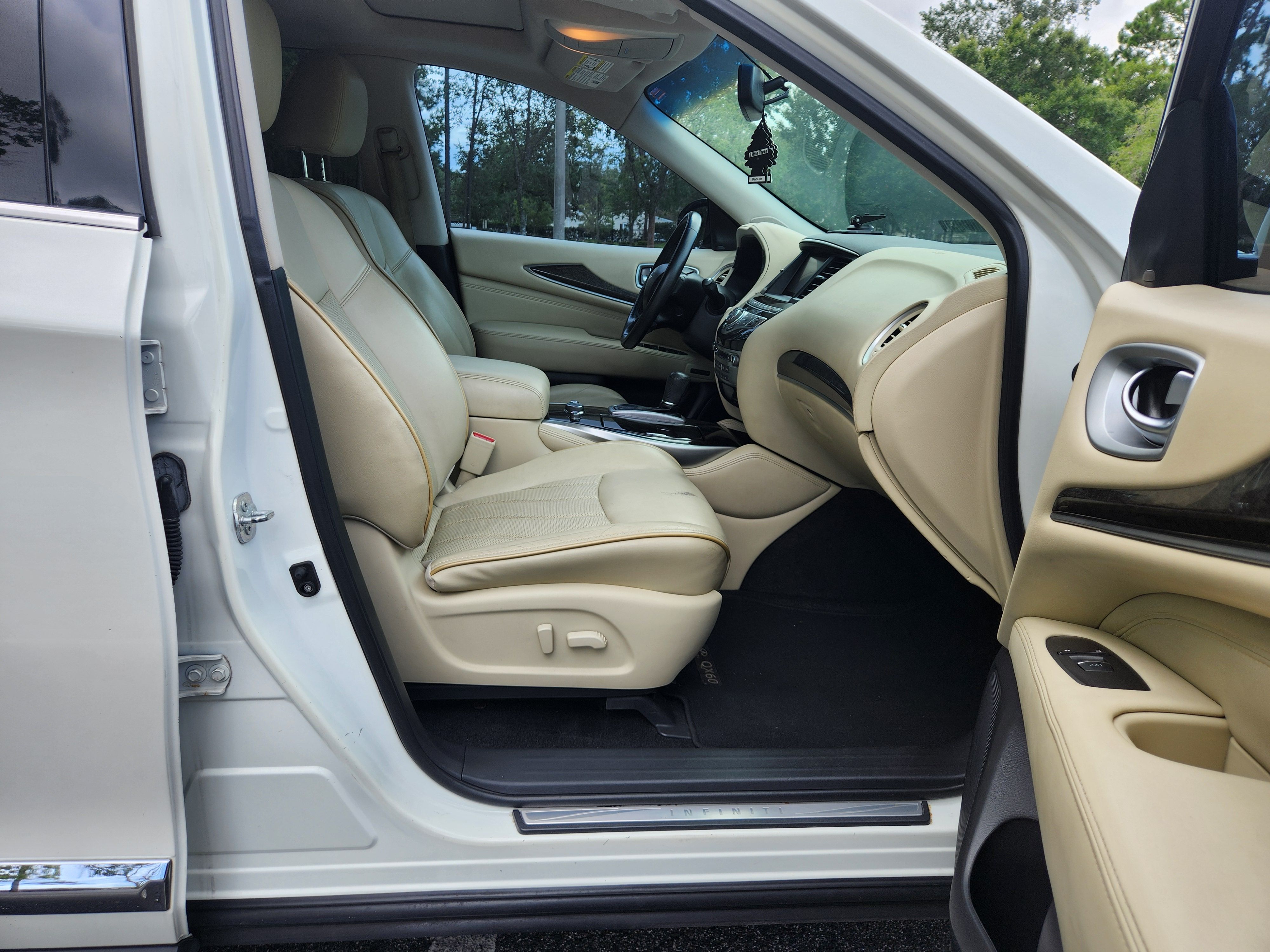 Used 2015 INFINITI QX60 FWD w/ Driver Assistance Package image 28