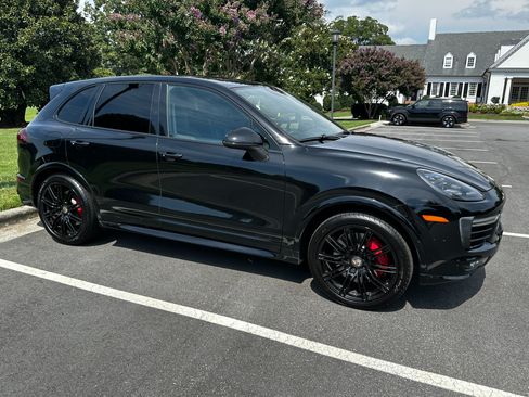 Used 2016 Porsche Cayenne GTS AWD/4WD image 5