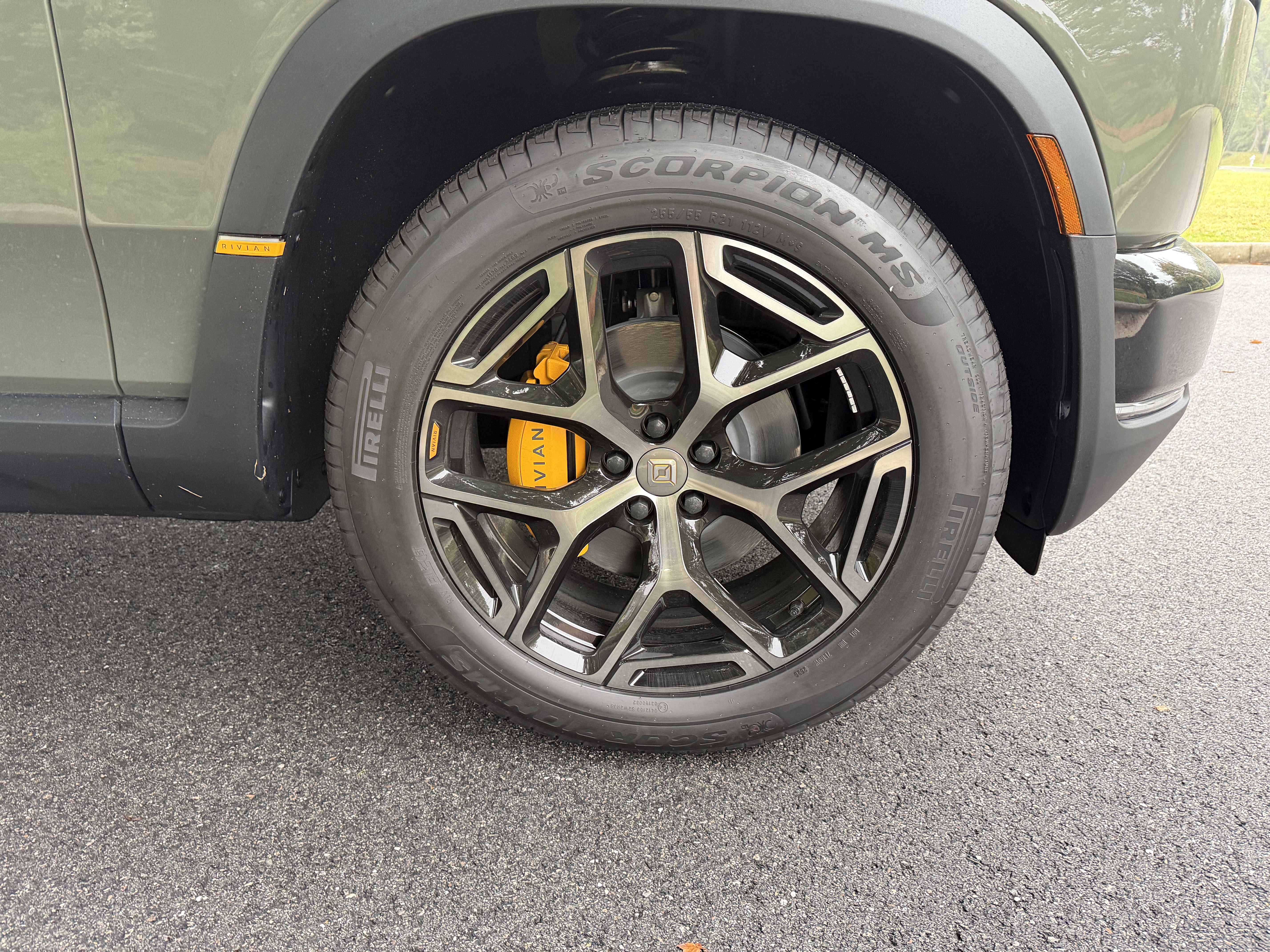 Used 2027 Rivian R2 Performance Dual AWD/4WD image 11