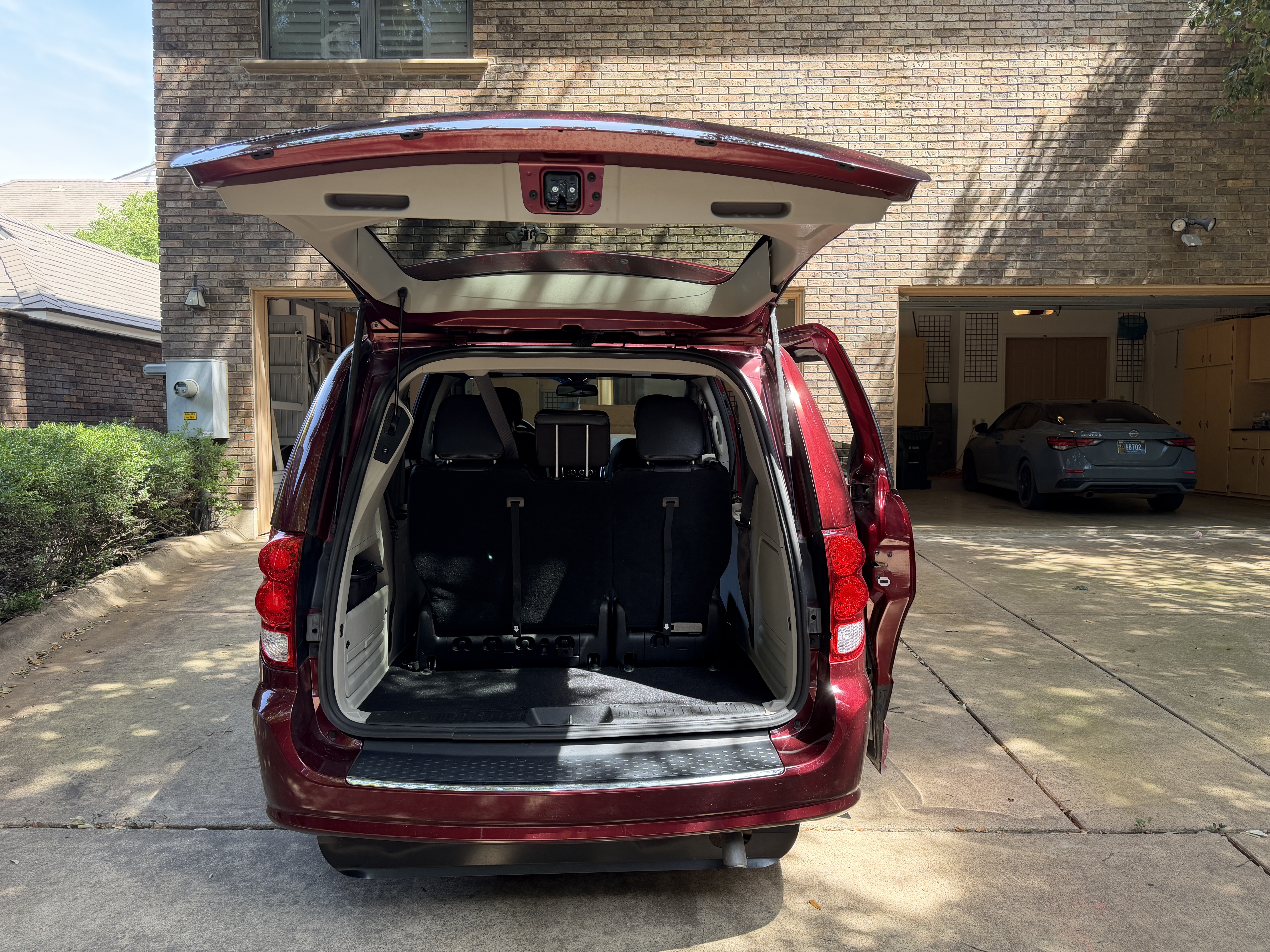 Used 2020 Dodge Grand Caravan SXT FWD image 9