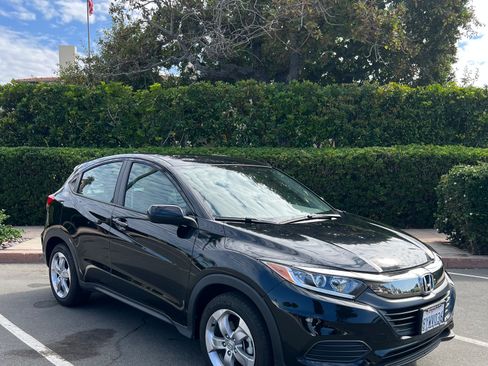 Used 2022 Honda HR-V LX image 1