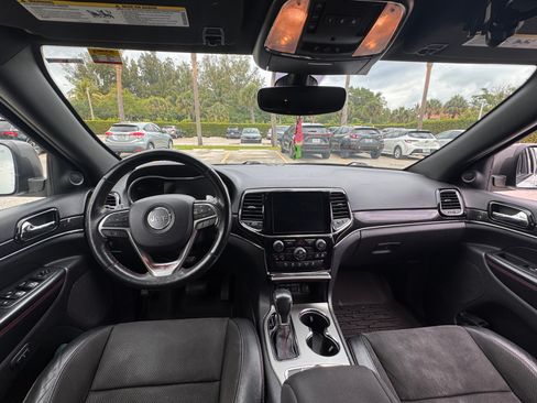 Used 2019 Jeep Grand Cherokee Trailhawk AWD/4WD image 12