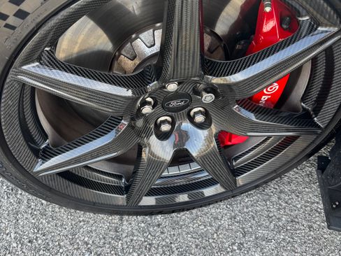 Used 2021 Ford Mustang Shelby GT500 w/ Carbon Fiber Track Pack image 15