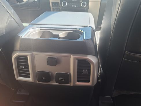 Used 2022 Ford F250 Lariat w/ Chrome Package image 9