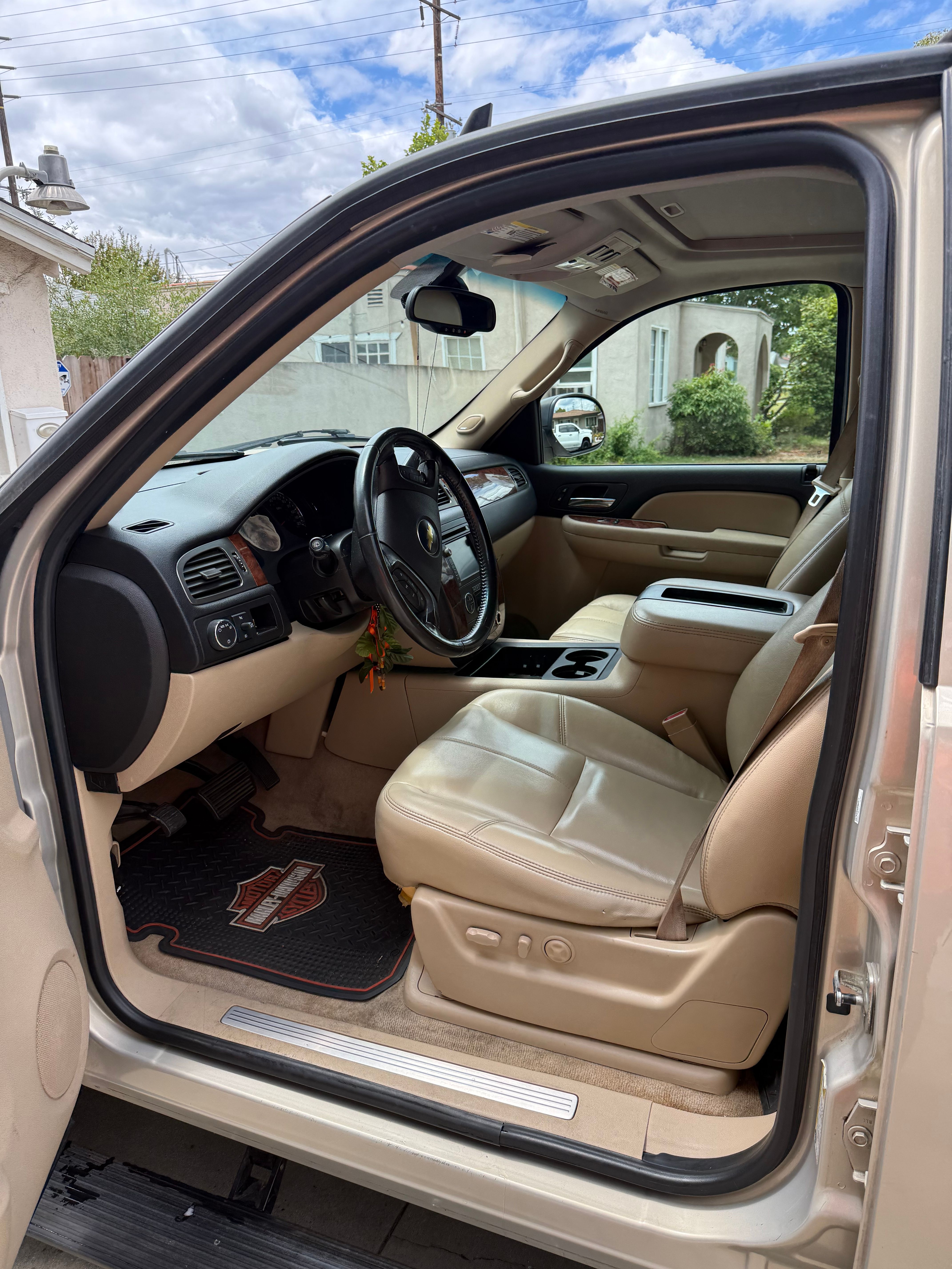 Used 2007 Chevrolet Tahoe LTZ w/ LTZ Preferred Equipment Group RWD image 12