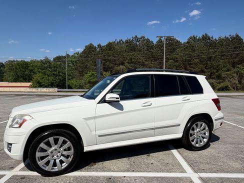 Used 2011 Mercedes-Benz GLK 350 2WD image 2