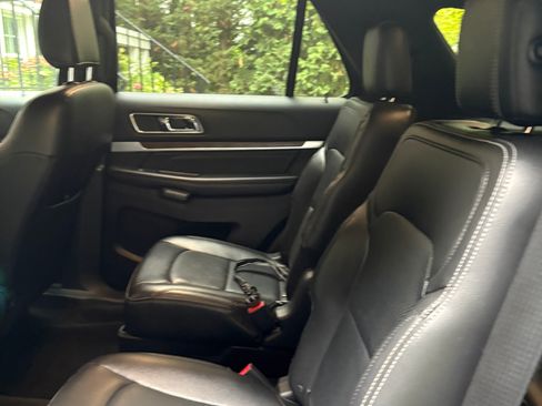 Used 2018 Ford Explorer Limited AWD/4WD image 10