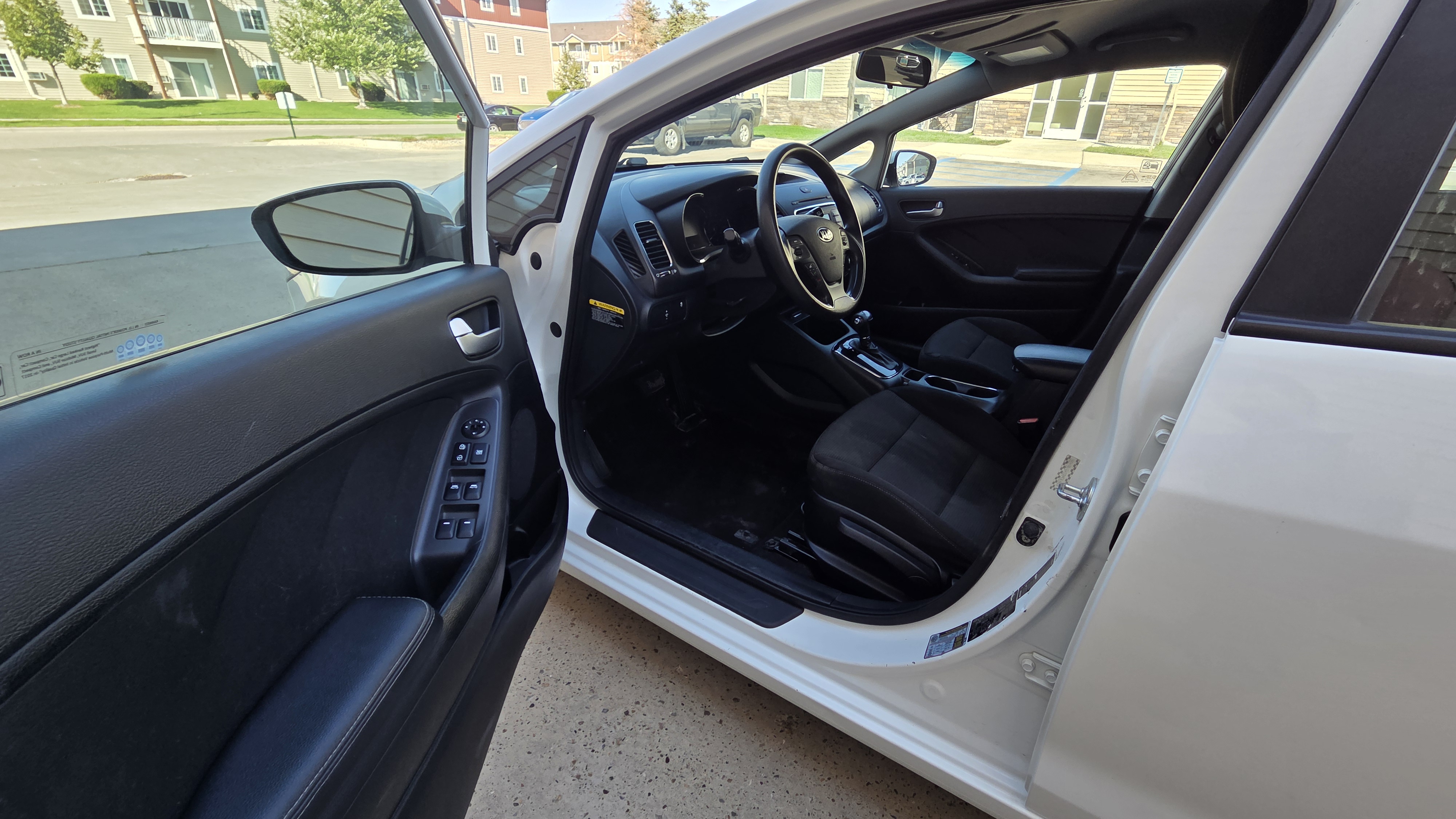 Used 2017 Kia Forte LX FWD image 16