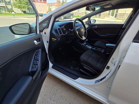 Used 2017 Kia Forte LX FWD image 16