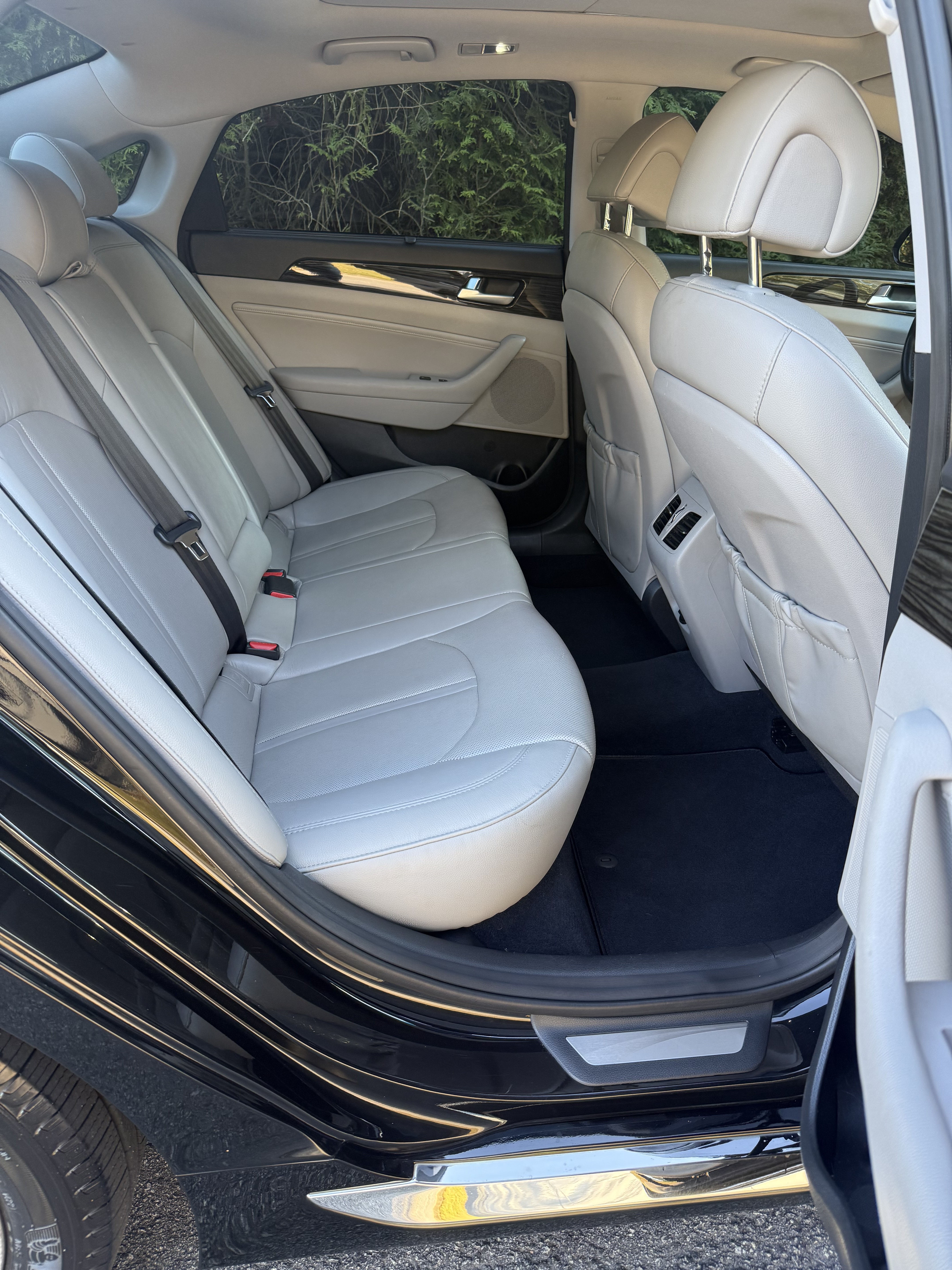 Used 2015 Hyundai Sonata Limited w/ Option Group 06 FWD image 14