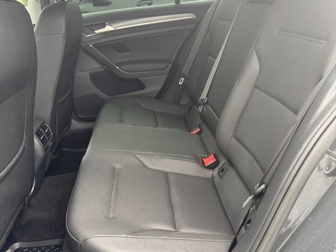 Used 2019 Volkswagen e-Golf SEL Premium image 10