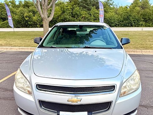 Used 2011 Chevrolet Malibu LS FWD image 2