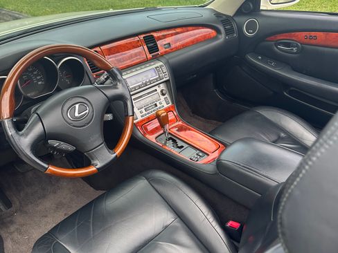Used 2005 Lexus SC 430 Convertible RWD image 1