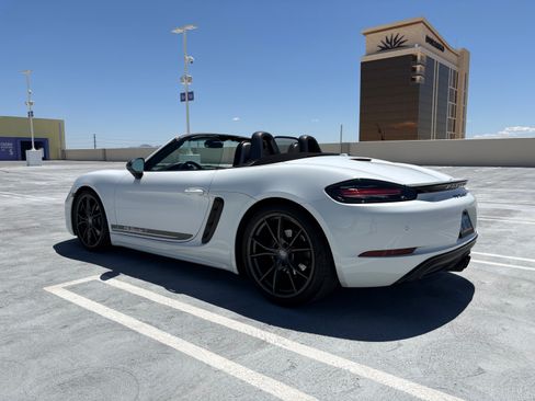 Used 2021 Porsche 718 Boxster RWD image 5