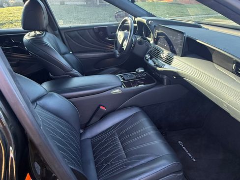 Used 2022 Lexus LS 500 w/ Interior Upgrade Package image 9