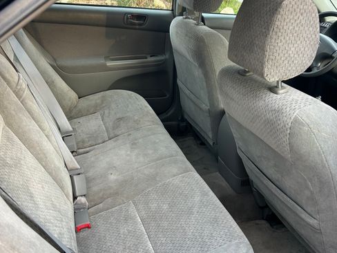 Used 2003 Toyota Camry SE image 2