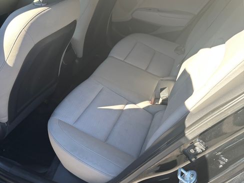 Used 2017 Hyundai Elantra SE image 12