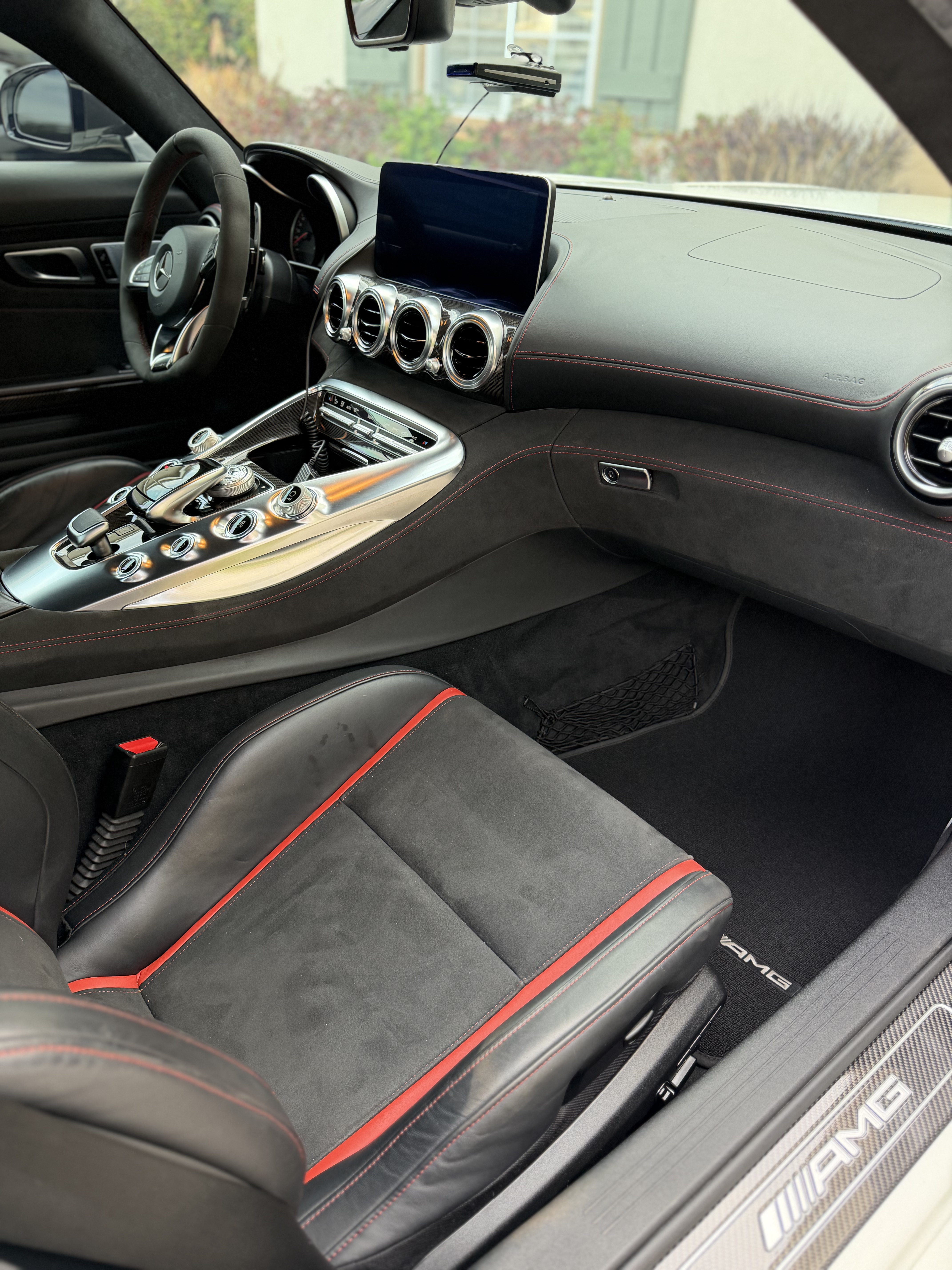 Used 2016 Mercedes-Benz AMG GT S w/ Exclusive Interior Package image 22