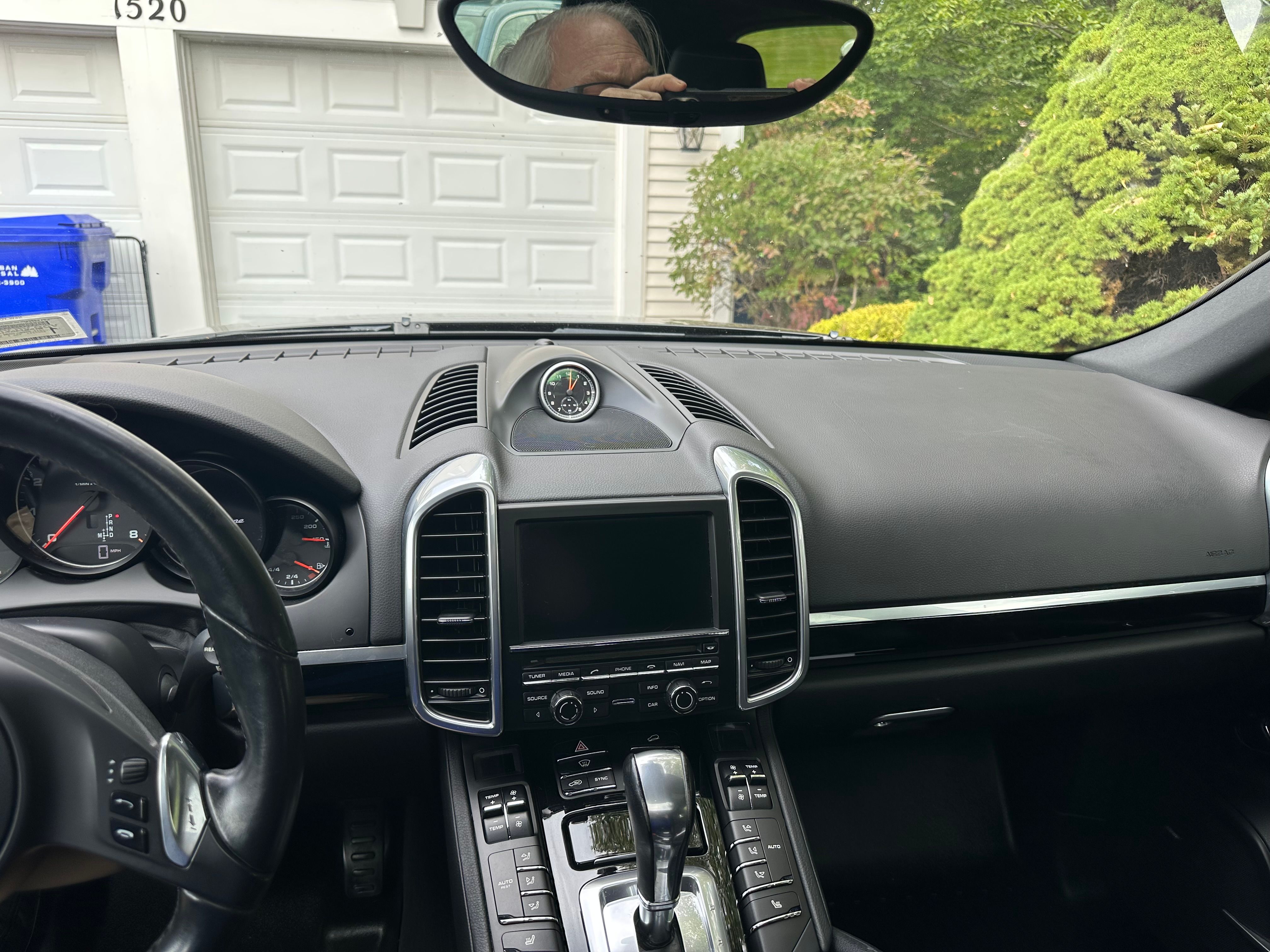 Used 2014 Porsche Cayenne Platinum Edition AWD/4WD image 18