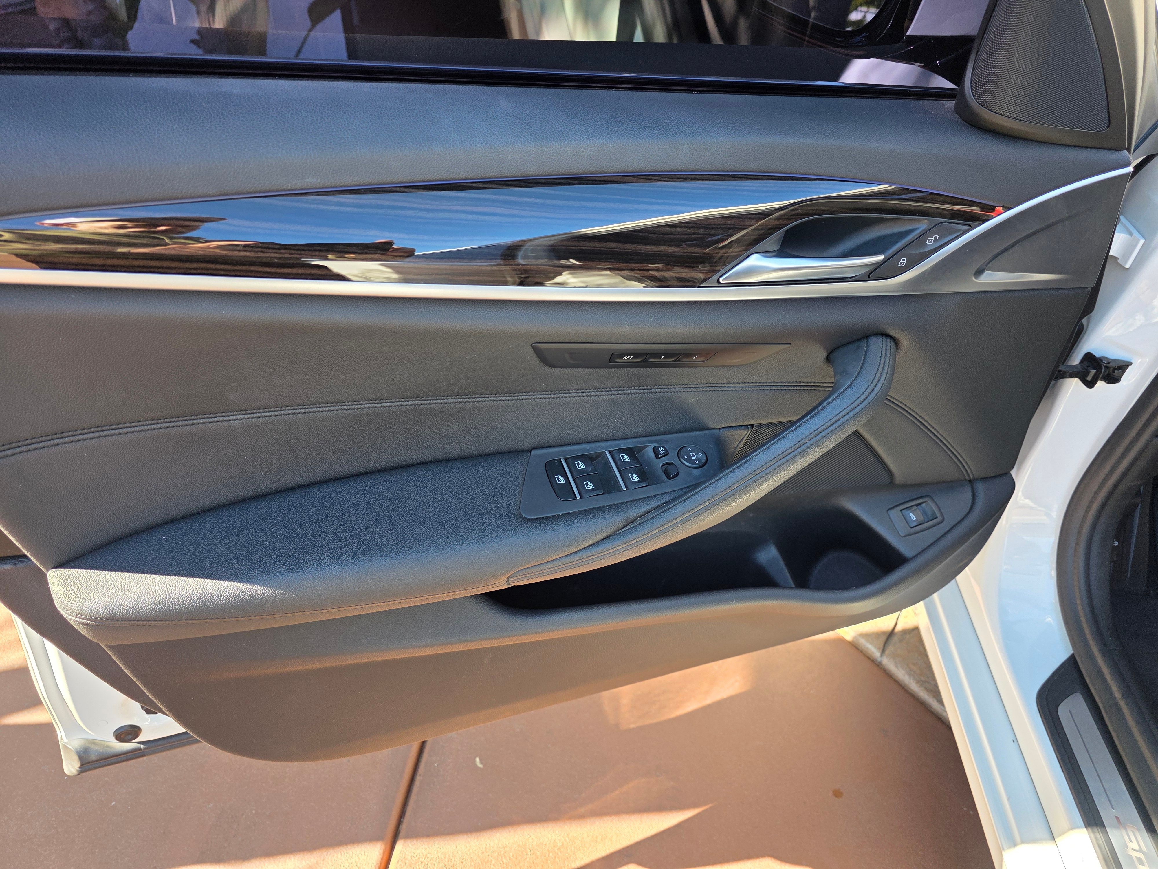 Used 2019 BMW 530i w/ Convenience Package RWD image 26