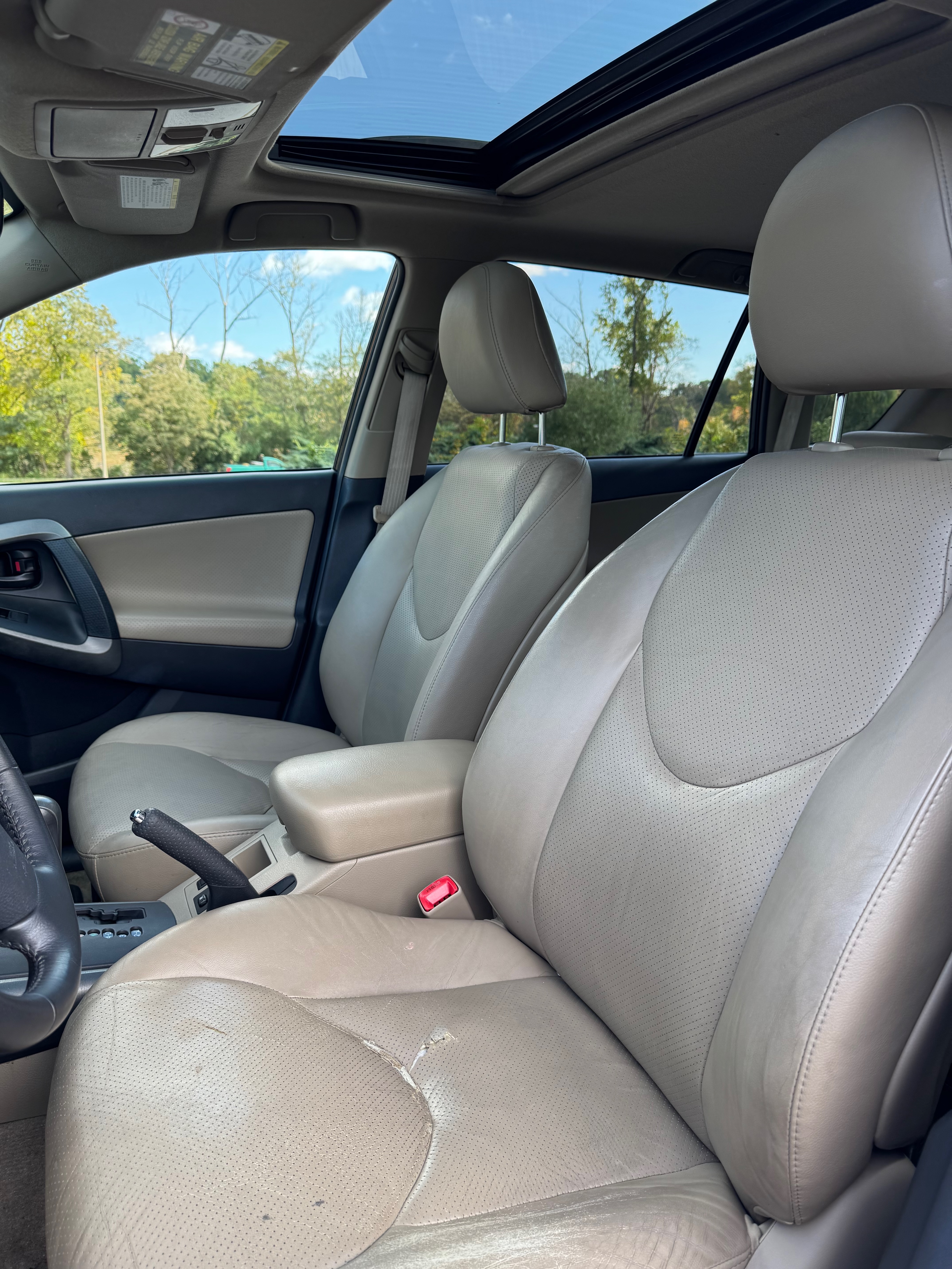 Used 2010 Toyota RAV4 Limited AWD/4WD image 14