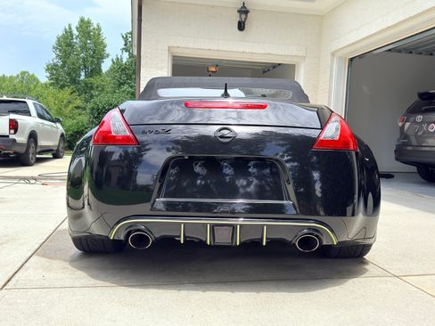 Used 2015 Nissan 370Z Touring Sport RWD image 6