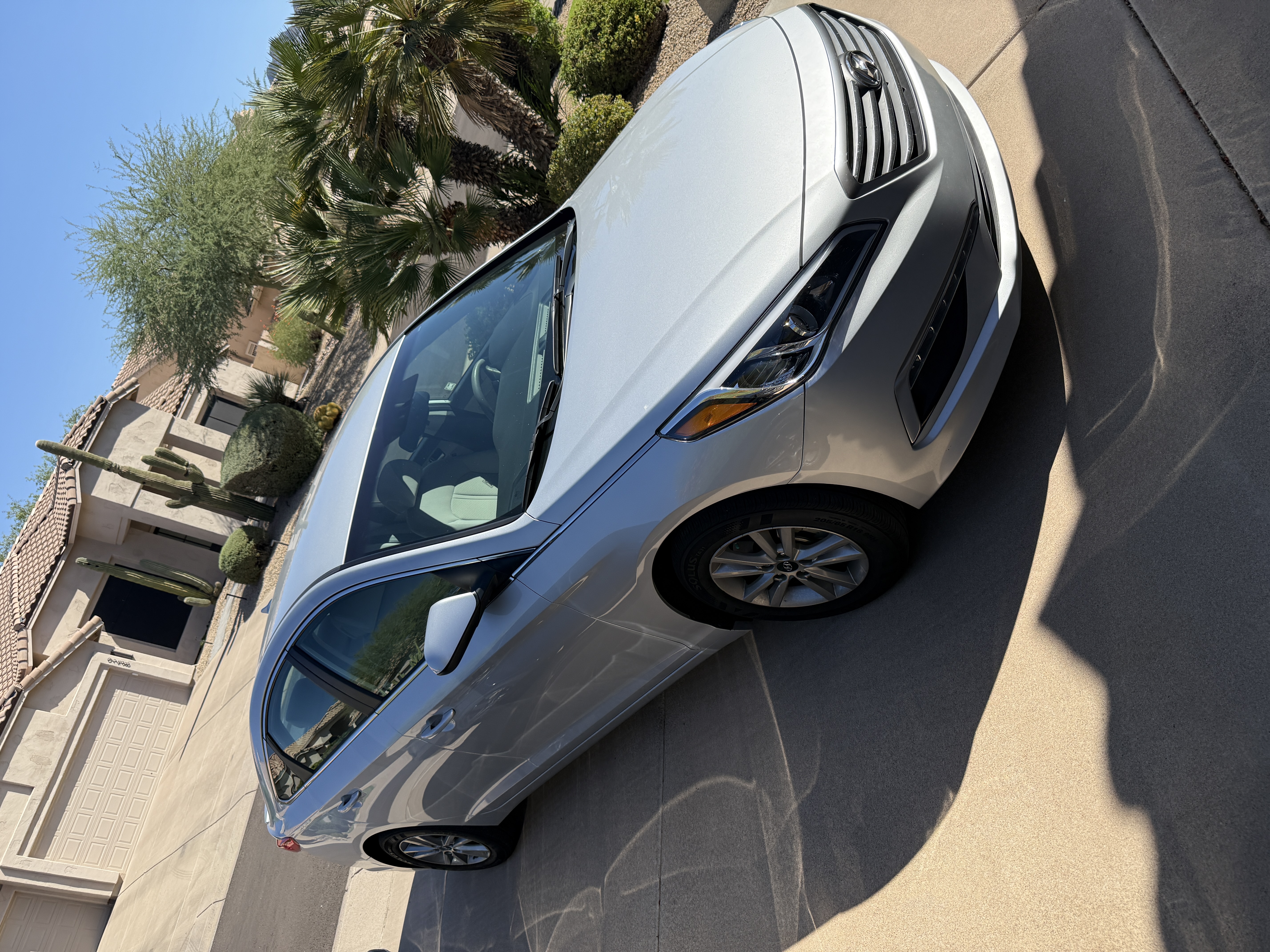 Used 2015 Hyundai Sonata SE w/ Option Group 09 FWD image 1