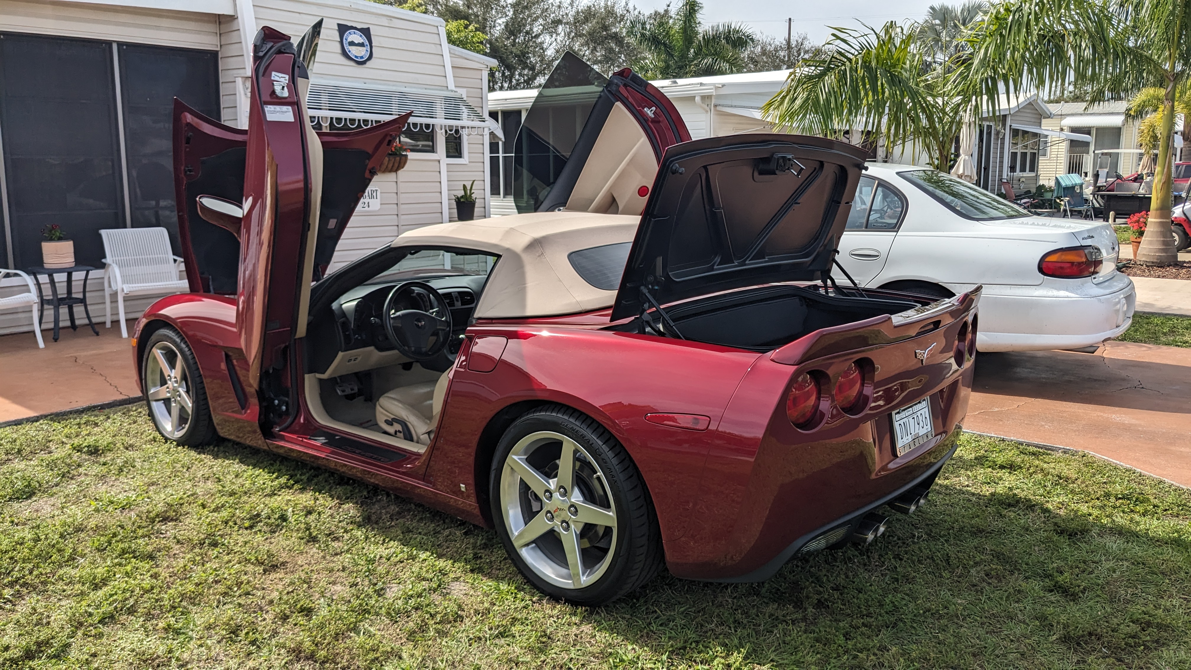 Used 2006 Chevrolet Corvette Convertible w/ Preferred Equipment Group RWD image 6