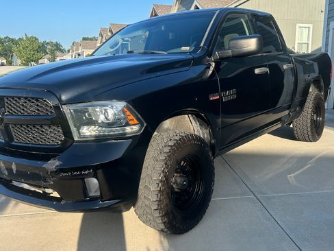 Used 2015 RAM 1500 Express w/ Black Ram 1500 Express Group AWD/4WD image 2