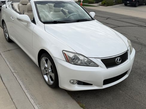 Used 2010 Lexus IS 250C RWD image 8