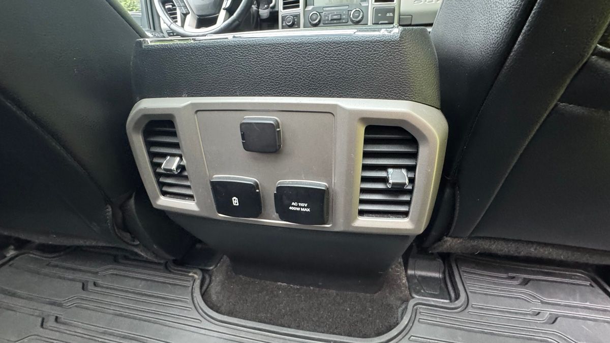 Used 2018 Ford F250 Lariat w/ Lariat Ultimate Package AWD/4WD image 24