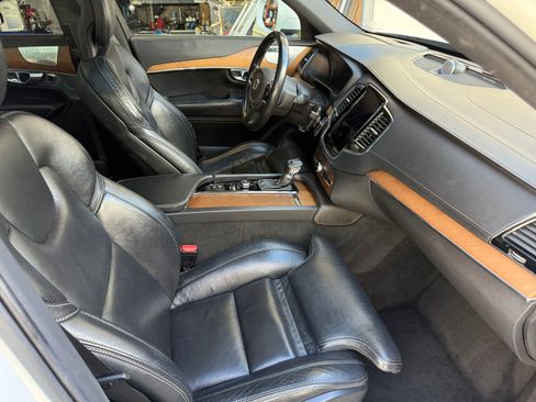 Used 2018 Volvo XC90 T6 Inscription w/ Convenience Package image 12