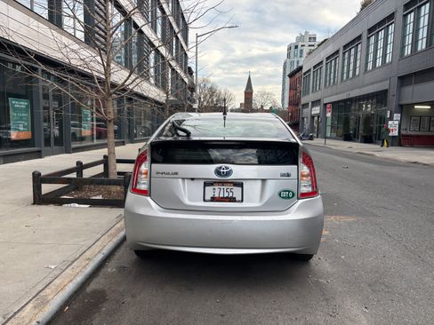 Used 2015 Toyota Prius Two image 4