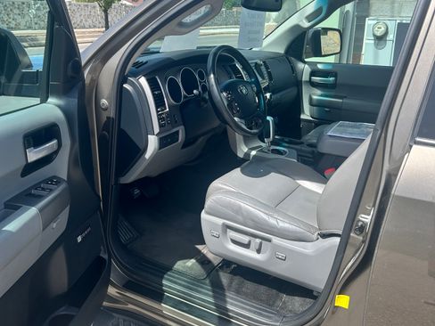 Used 2012 Toyota Sequoia Limited AWD/4WD image 12