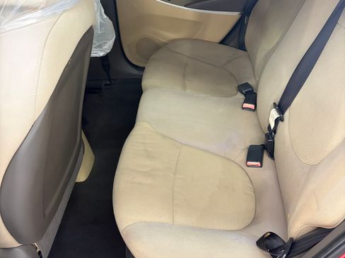 Used 2013 Hyundai Accent GLS FWD image 6