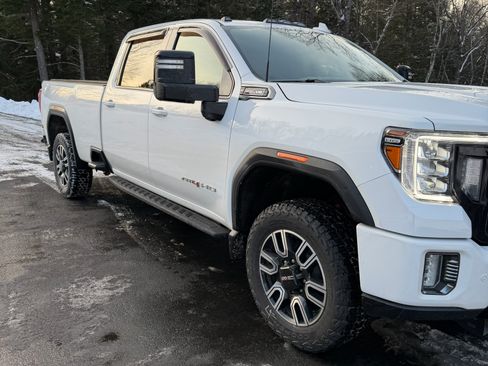Used 2022 GMC Sierra 3500 AT4 w/ AT4 Premium Plus Package image 9