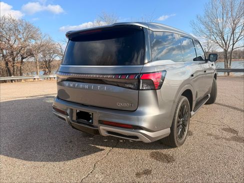 Used 2025 INFINITI QX80 Sensory image 17
