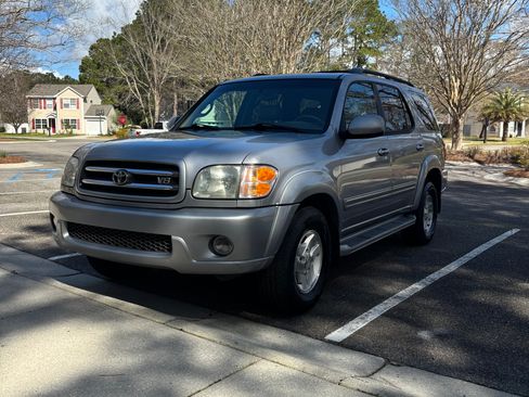 Used 2002 Toyota Sequoia Limited image 1