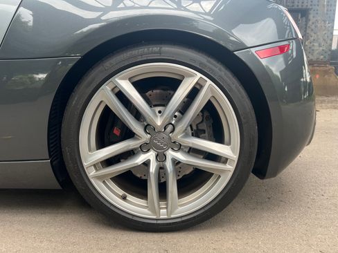 Used 2014 Audi R8 V8 w/ Enhanced Leather Package AWD/4WD image 11