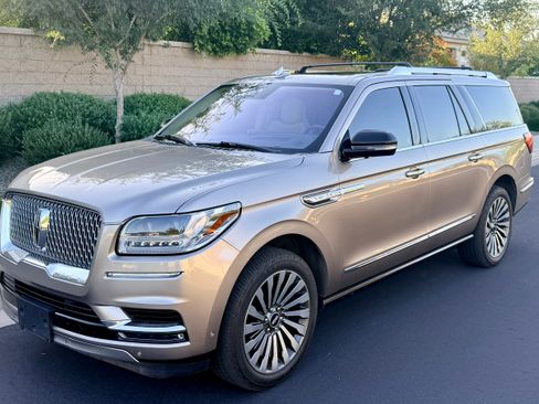 Used 2018 Lincoln Navigator L Reserve w/ Technology Package AWD/4WD image 1