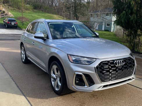 Used 2022 Audi Q5 2.0T Premium Plus image 2