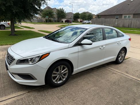 Used 2017 Hyundai Sonata SE FWD image 1