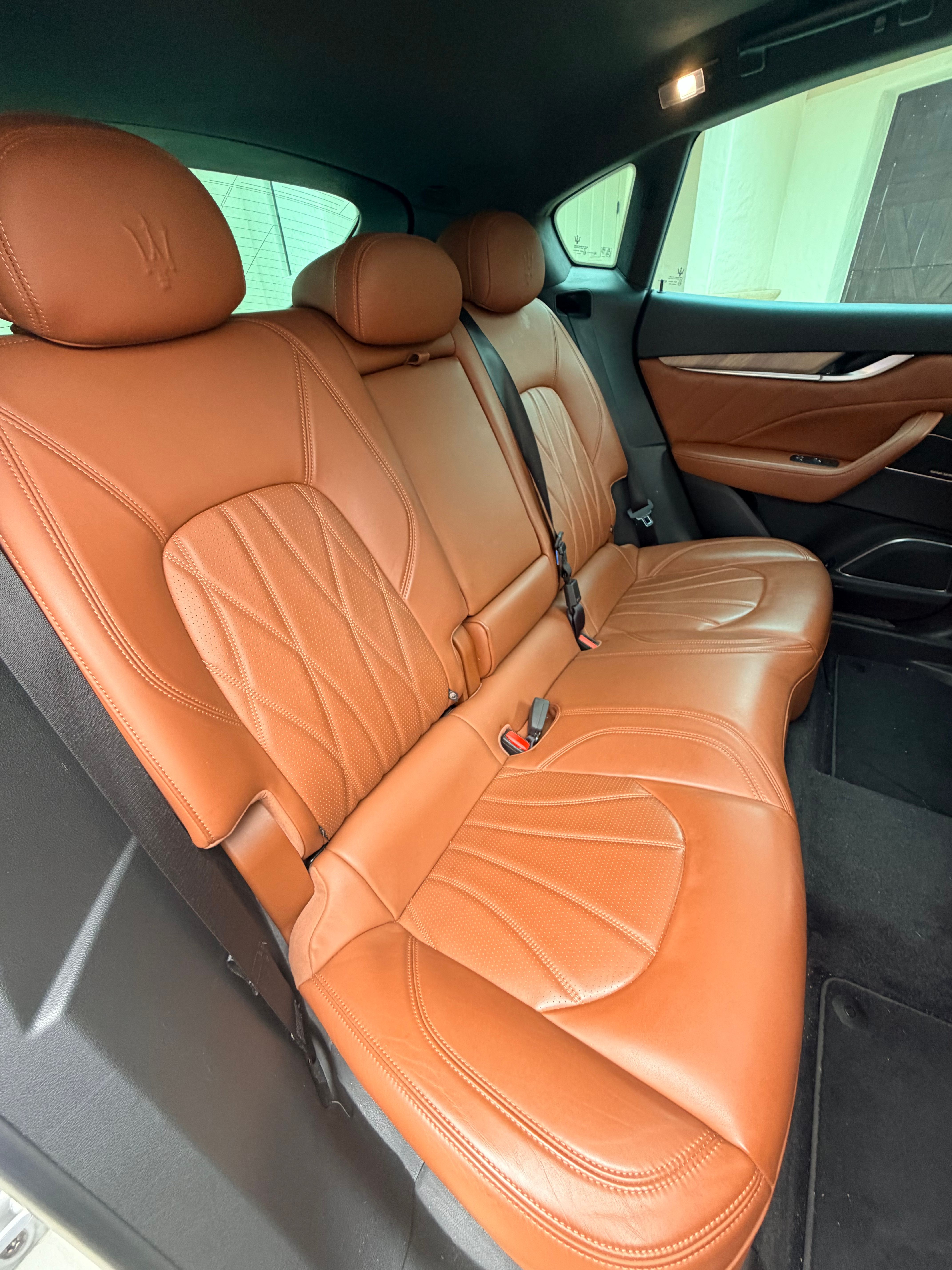 Used 2020 Maserati Levante GranLusso AWD/4WD image 18