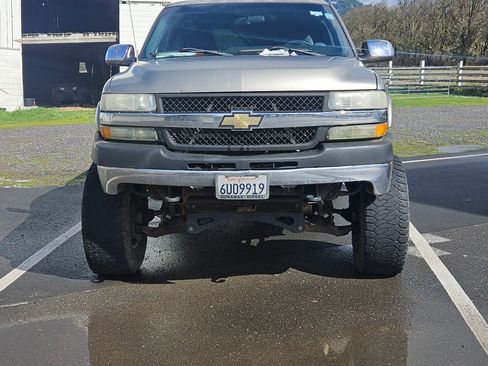 Used 2001 Chevrolet Silverado 2500 LS w/ Off-Road Skid Plate Pkg image 7