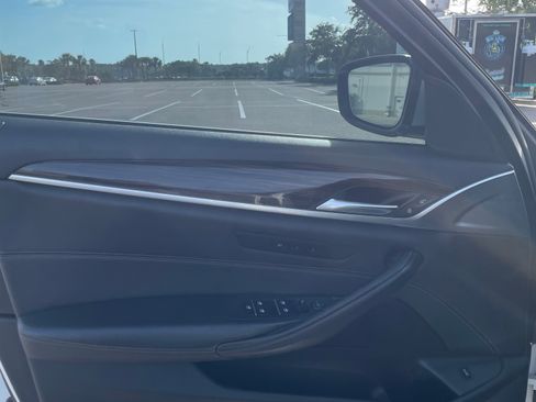 Used 2017 BMW 530i RWD image 12